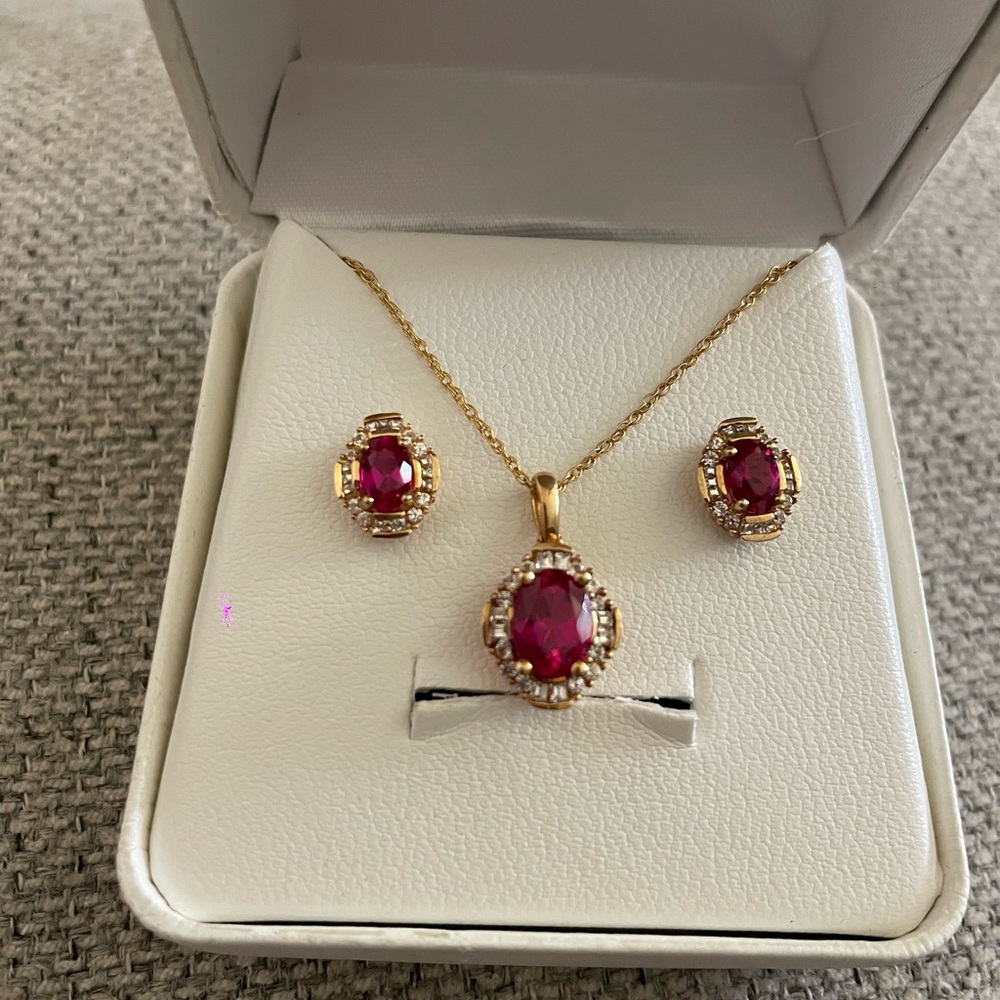 Elegant Gold and Red Gemstone Jewelry Set
